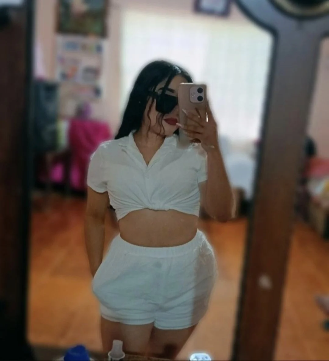 Aylin L image 7