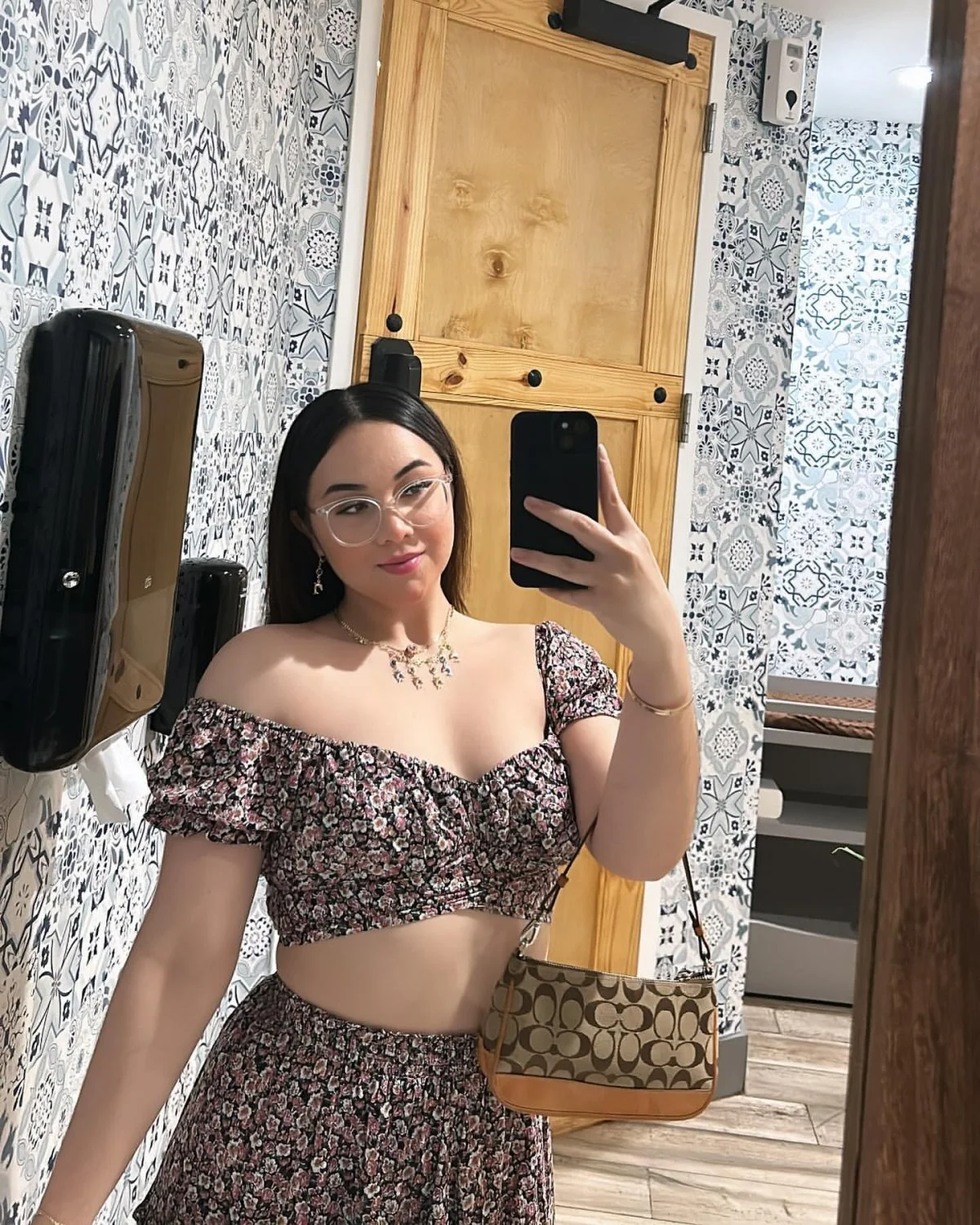Slutty Latina ex image 5