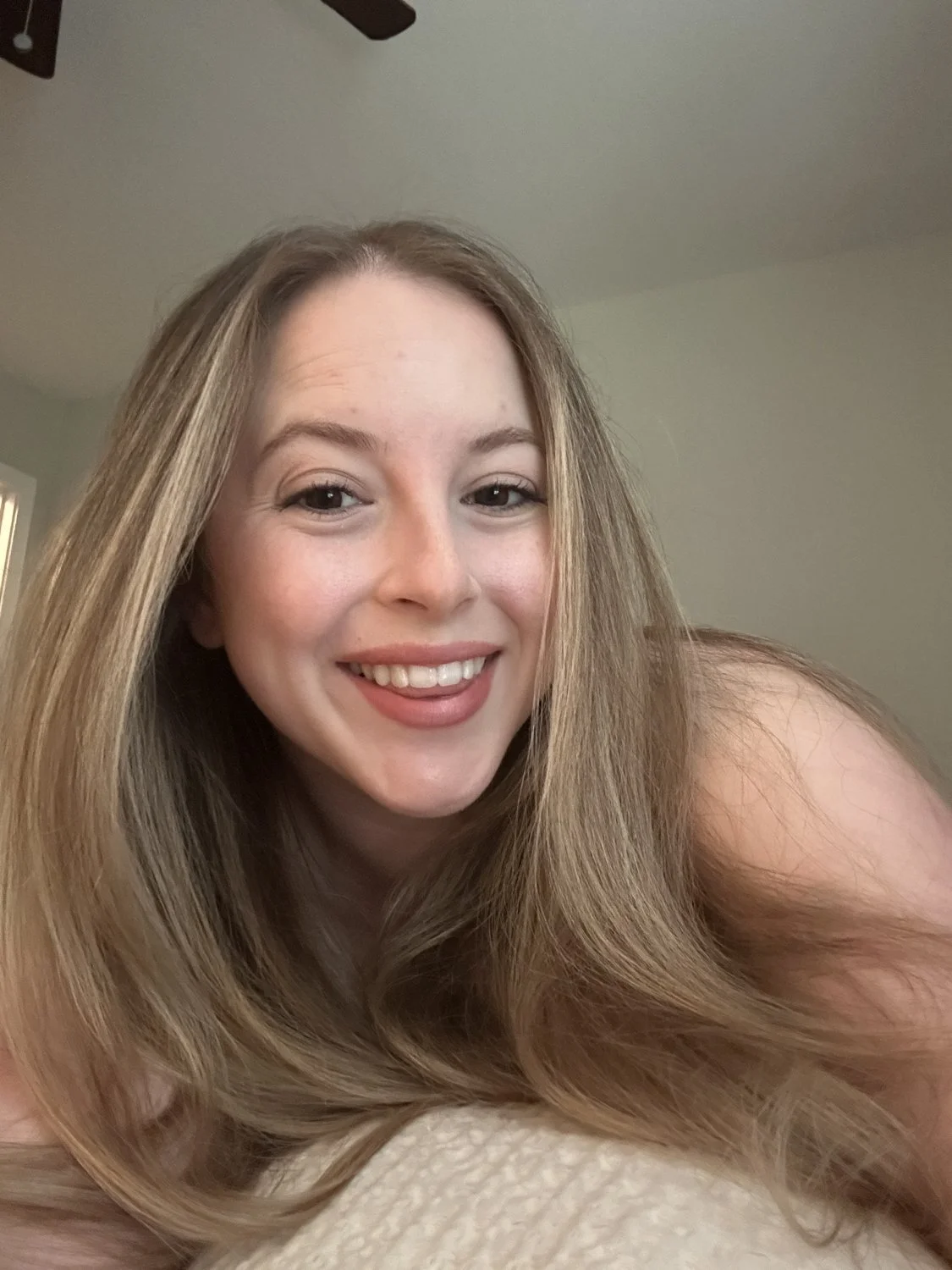 Cute British Woman Helena_Sky [Busty, Booty, Shaved Pussy] image 5