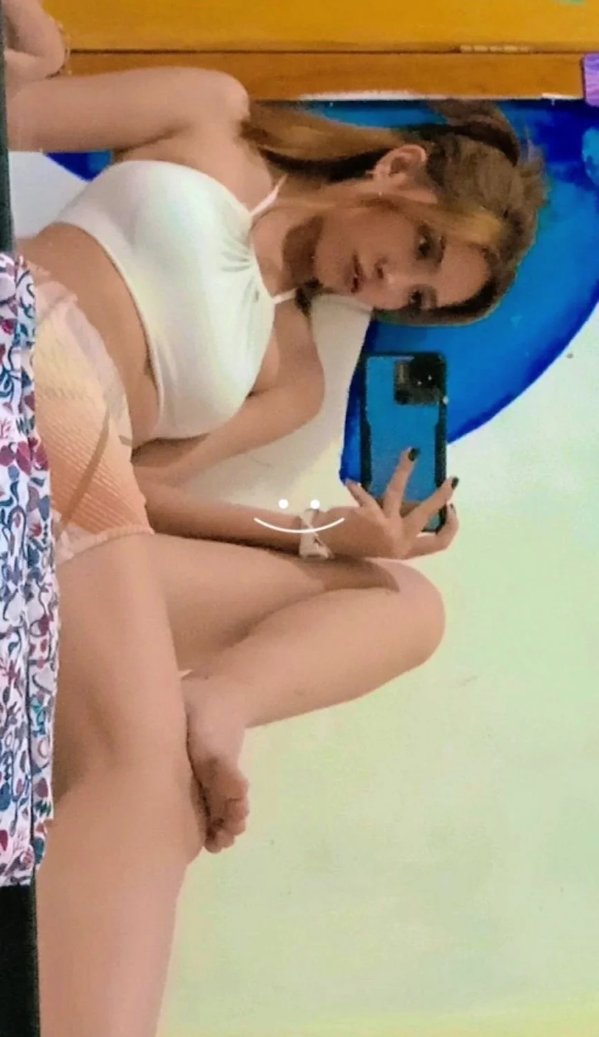 Rica flaquita hermosa image 8