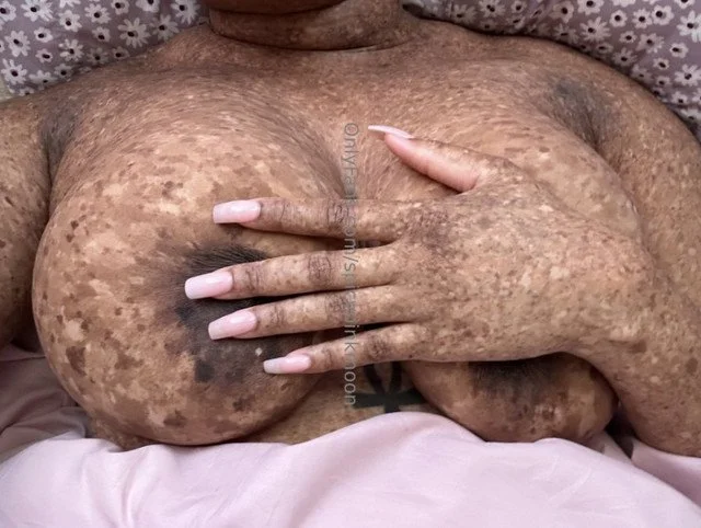 Sexy freckled spicypinkmoon image 2