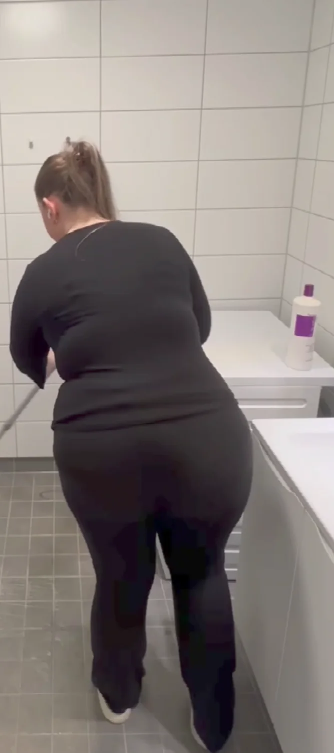 Nice butts clothed NN image 5