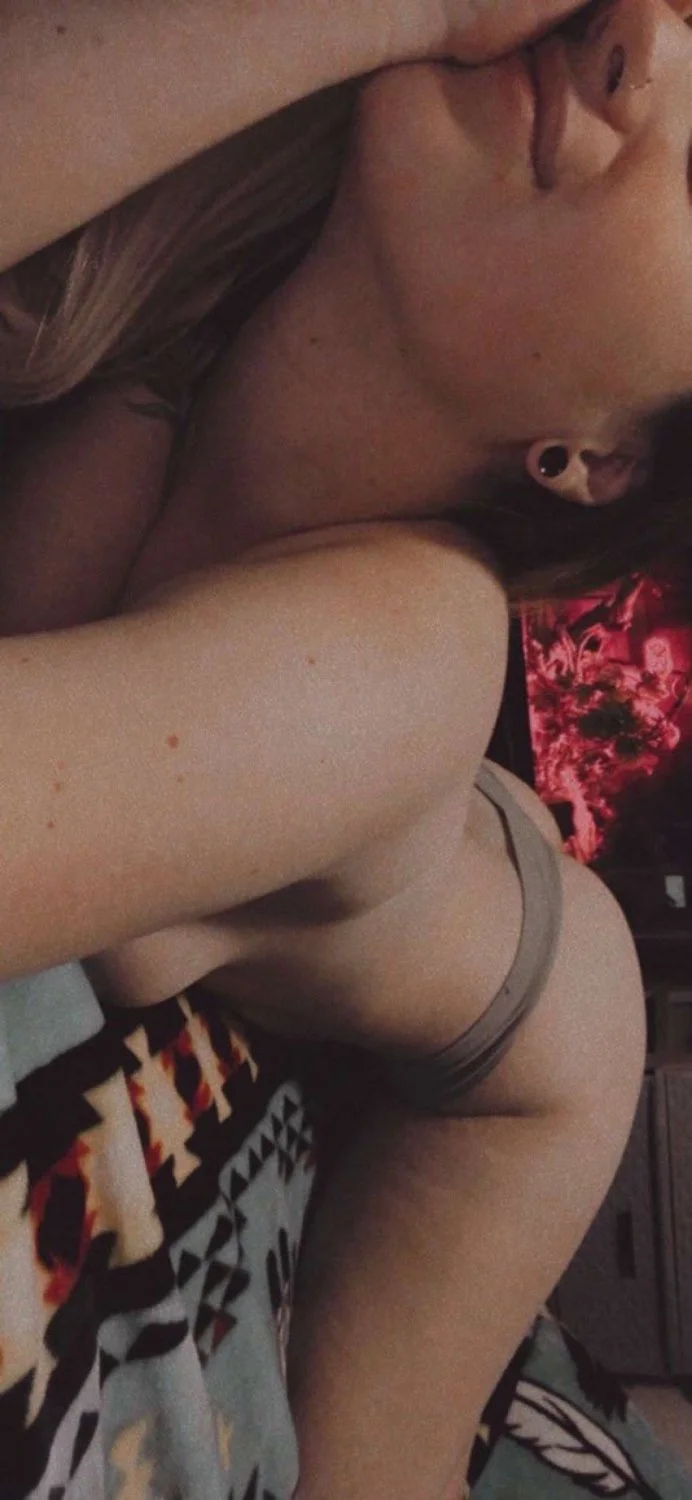 24yo mom posts herself image 10