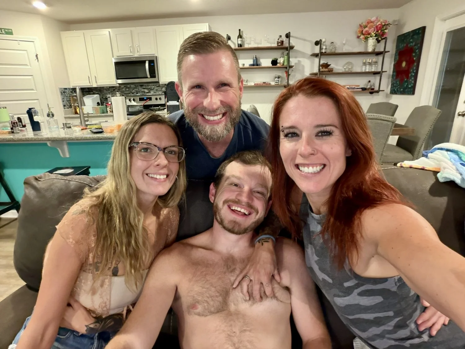 Fuck!! I need sign up with these two couples 💦 image 9