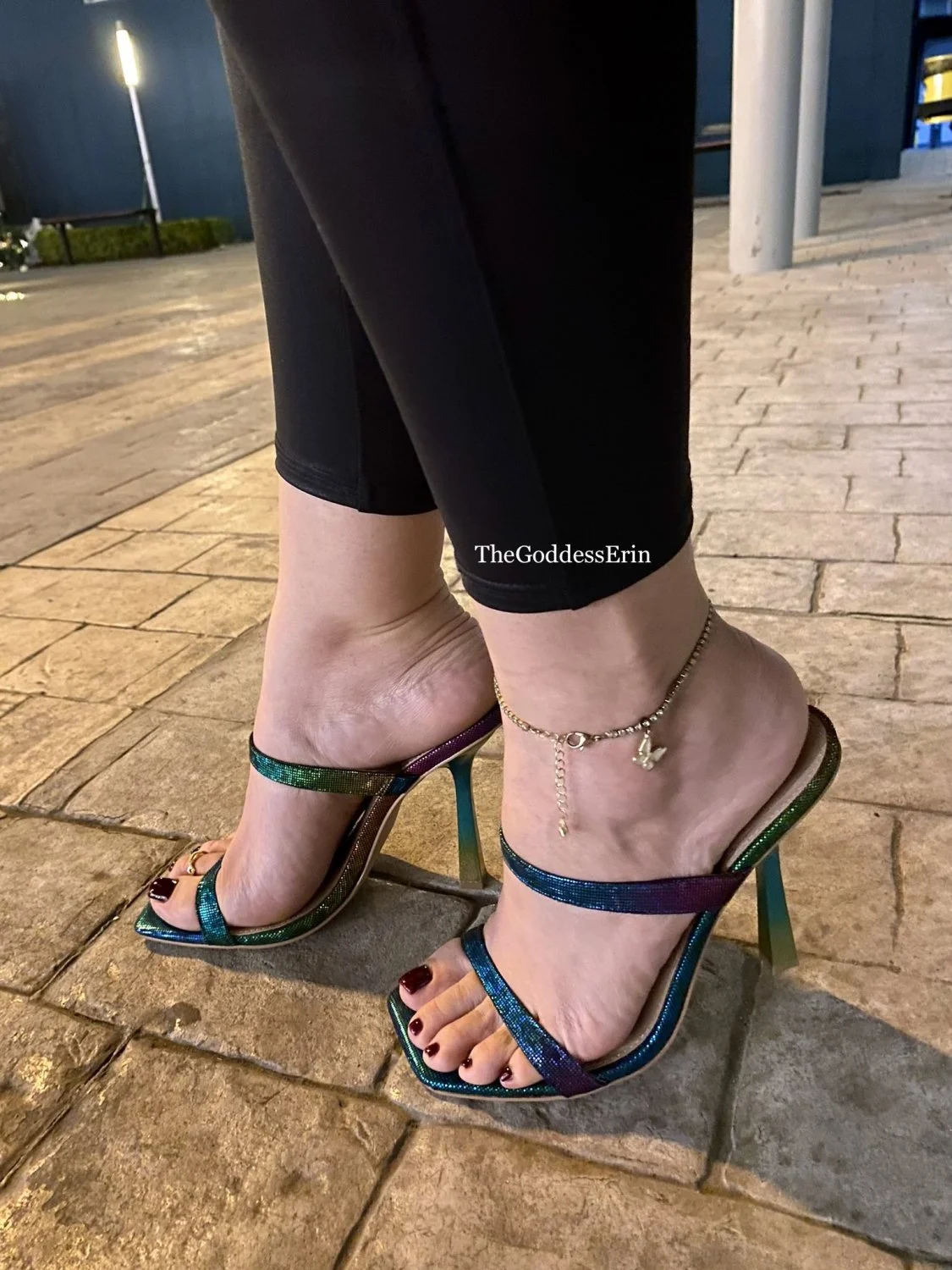 Solas perfeitas para se acabar no footjob! image 10