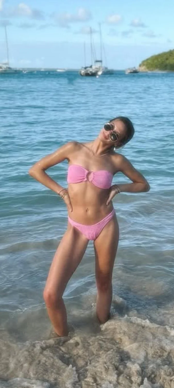 This South Dakota slut is so flexible image 5