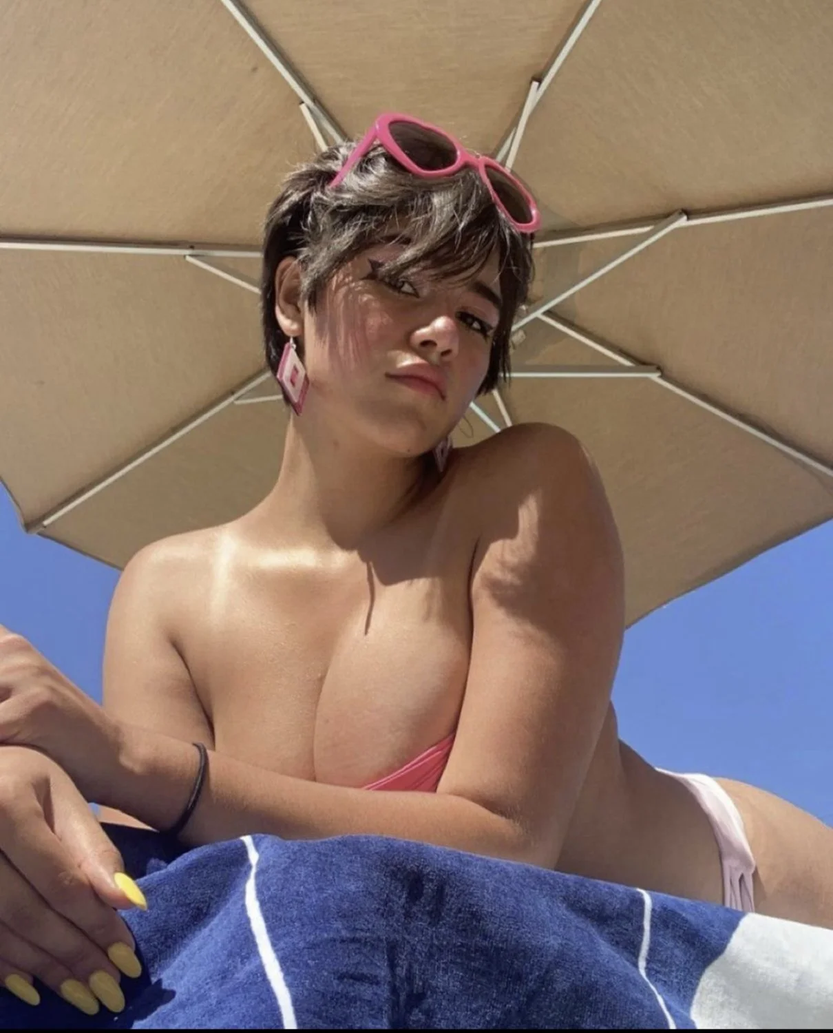 Pretty latina Compa with huge milkers exposed main image