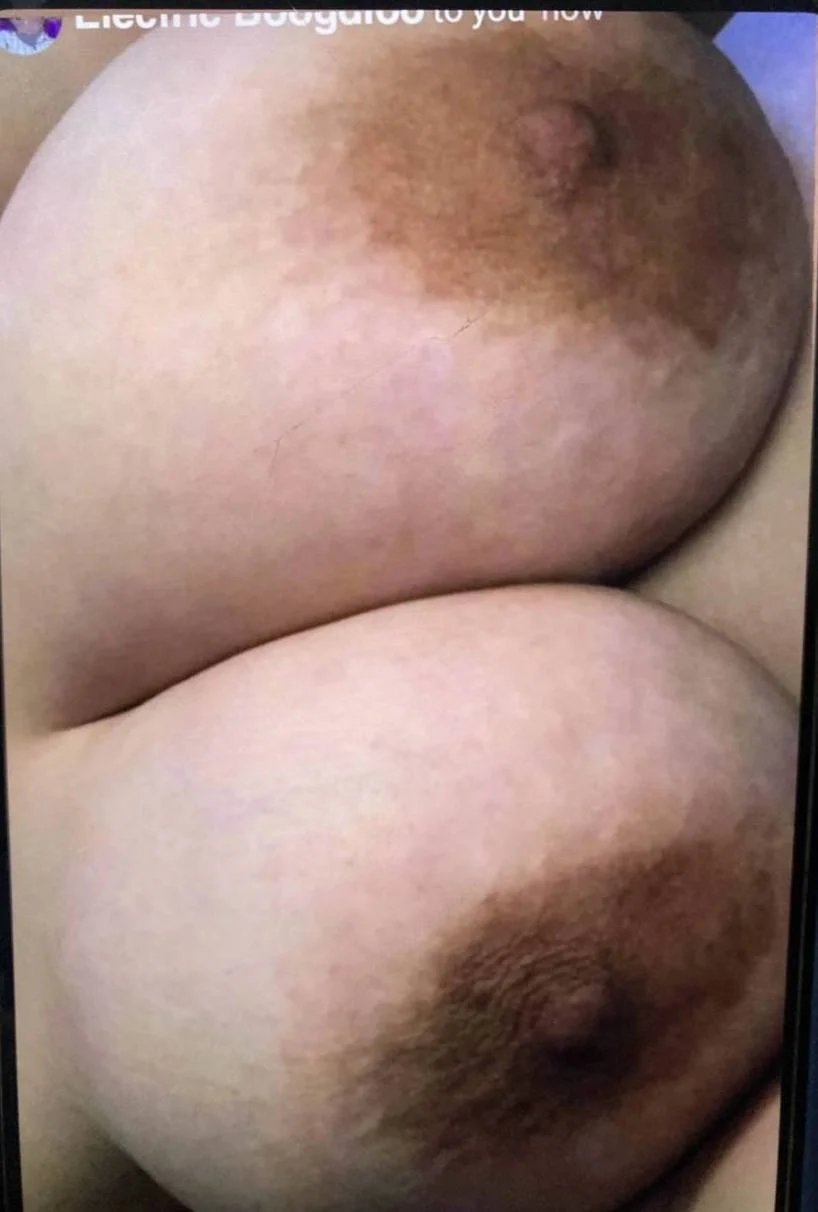 Pretty latina Compa with huge milkers exposed image 10