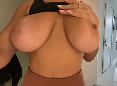 IG Influencer With A Perfect Pair cover image