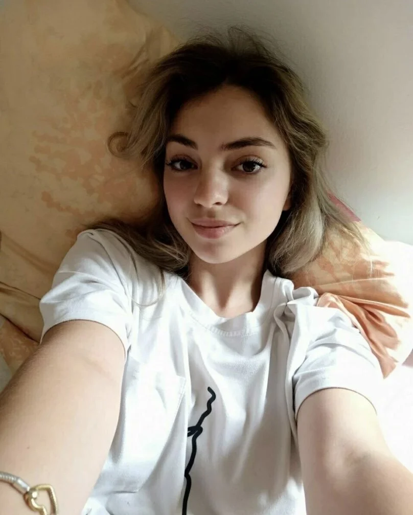 Absurdly cute Arab YouTuber exposed image 3