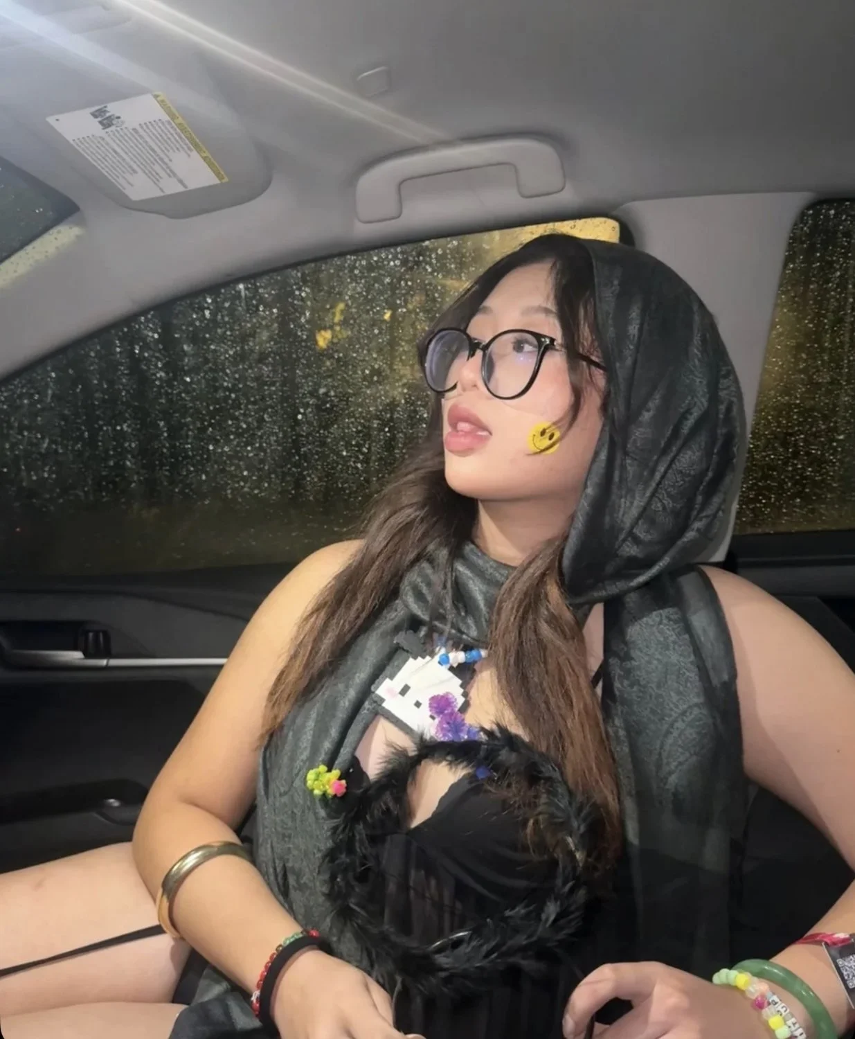 Sexy abg Asian rave slut with a nice body and tits image 3