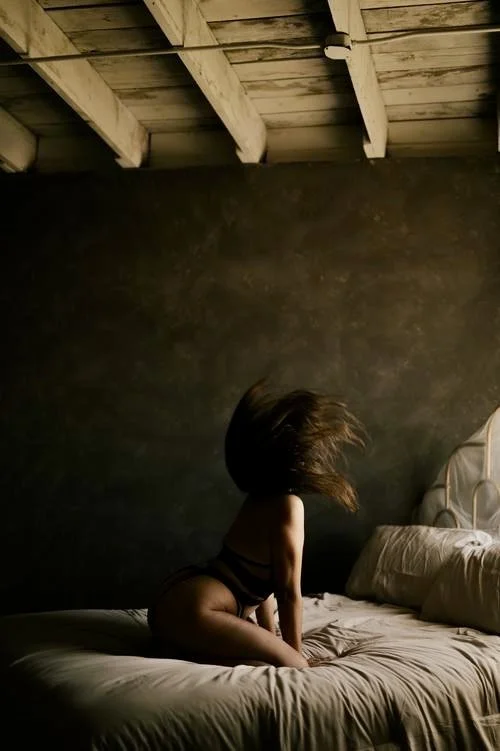 Something is different in the UTAH water boudoir image 8
