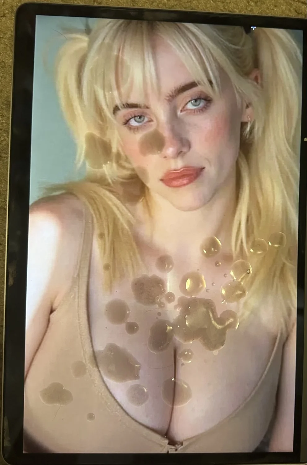 Billie Eilish main image