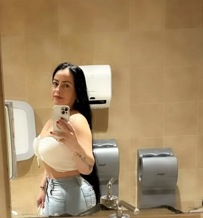 Latina culona image 2