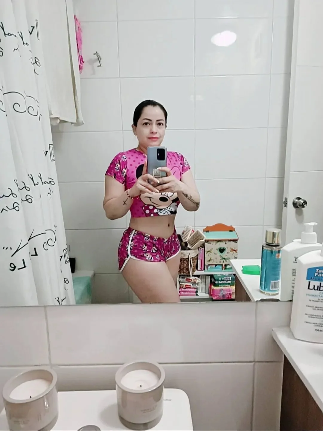 Latina culona image 8