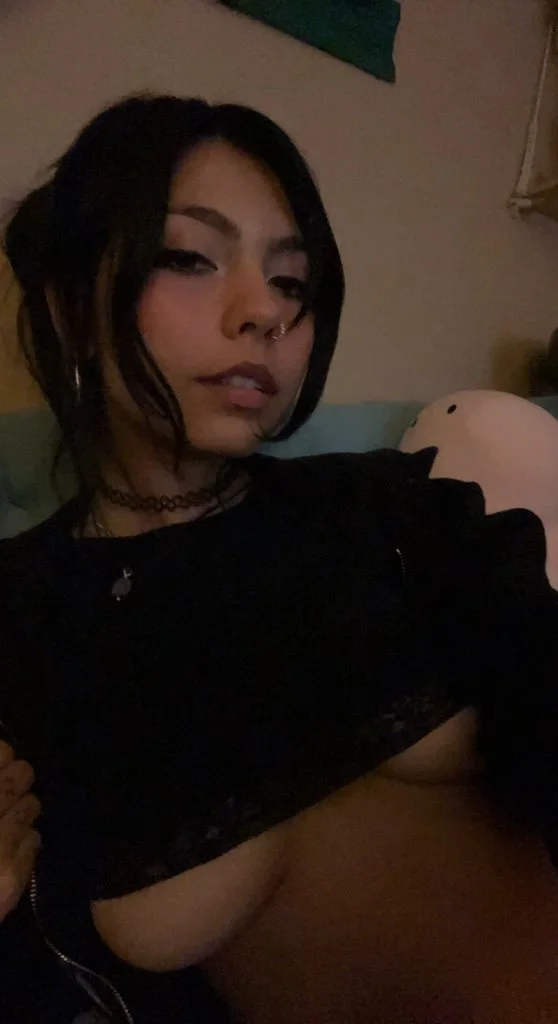 cute latina image 17