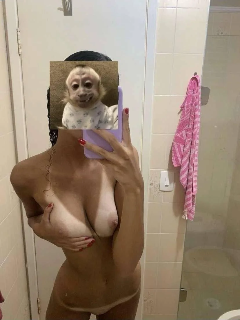 magrinha bem putinha caiu na net mamando dotado image 2