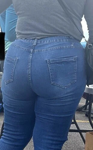Thick heavy booty (not oc) main image