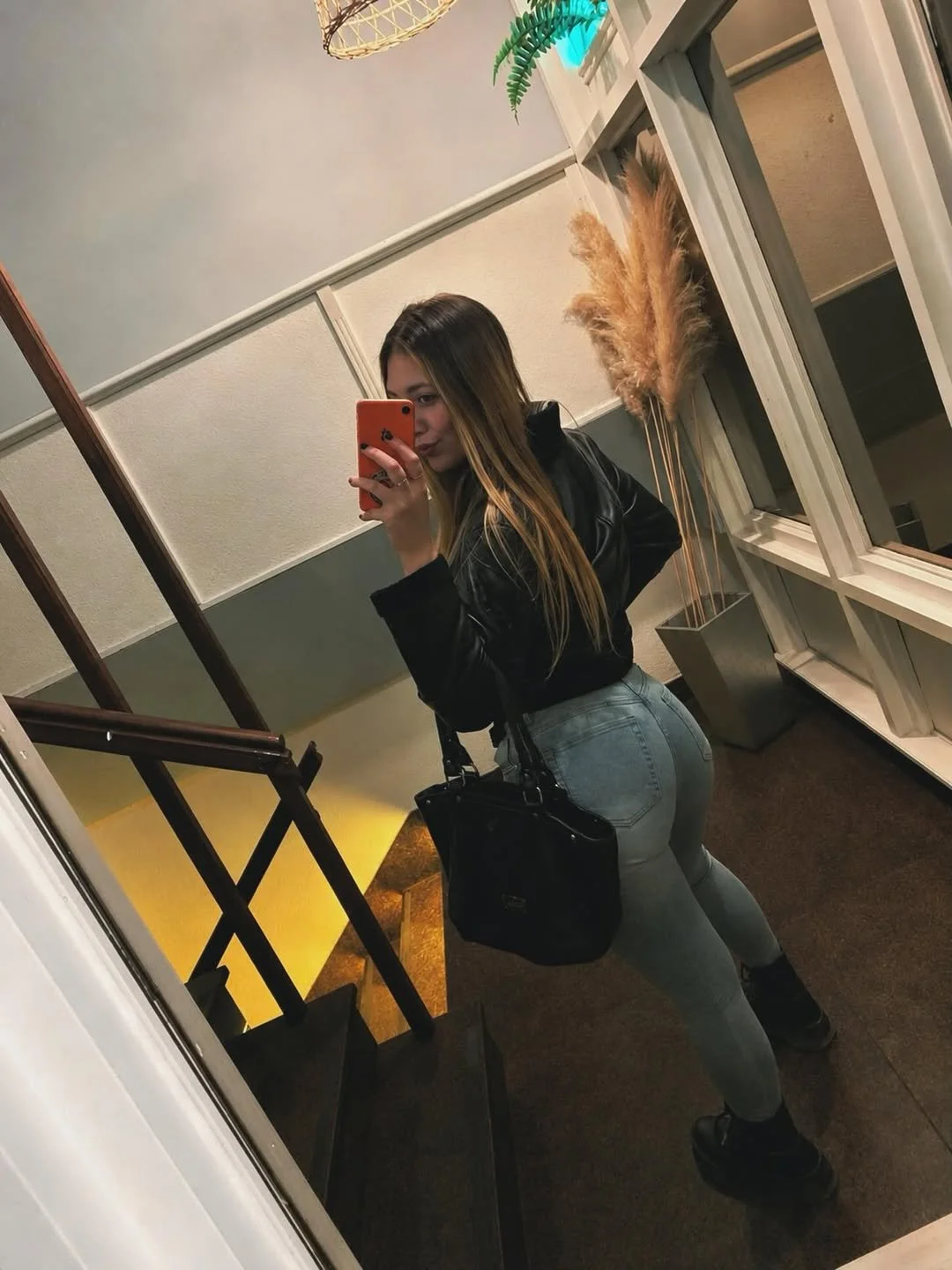 Pendeja argentina rubia de river linda cola 😍😍🔥 image 2