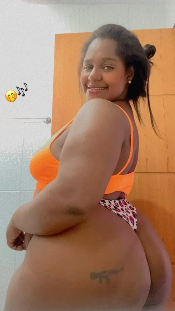 Negona gostosa desenrolada image 5