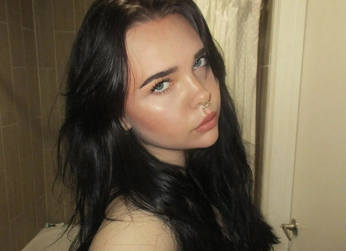 My favorite trashy alt teen Maddie image 12