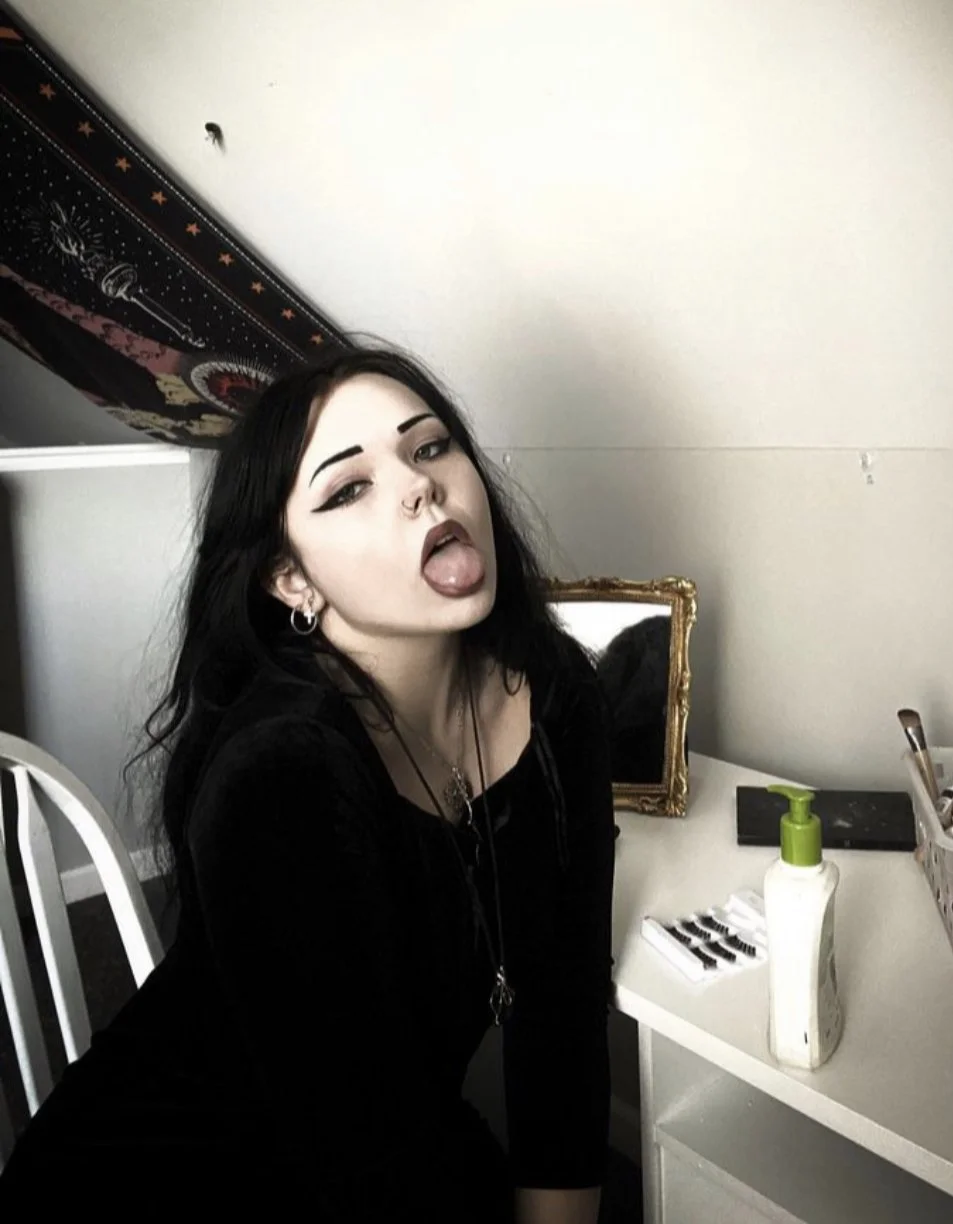 My favorite trashy alt teen Maddie image 24