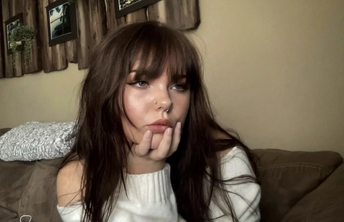 My favorite trashy alt teen Maddie image 7