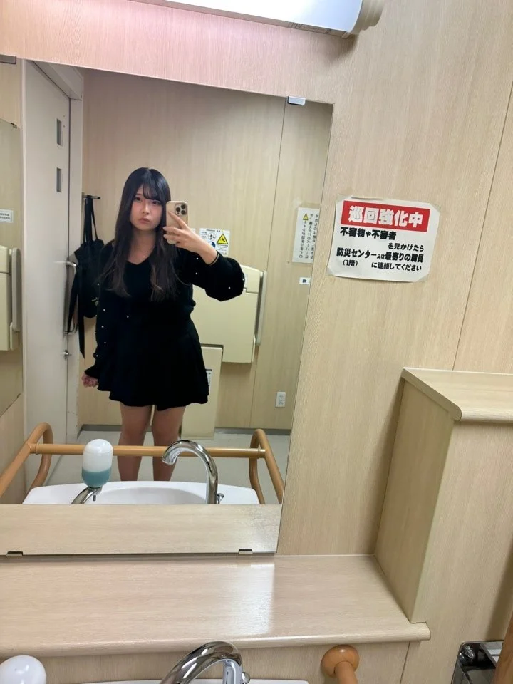 cute japanese girl licks for change image 4