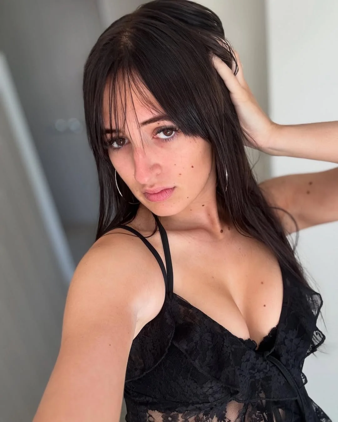cute erotic dancer Bria main image