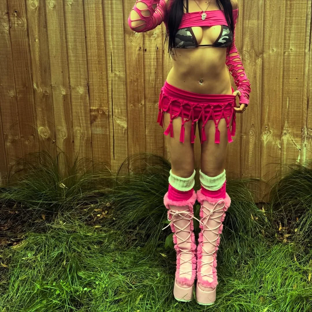 cute erotic dancer Bria image 17