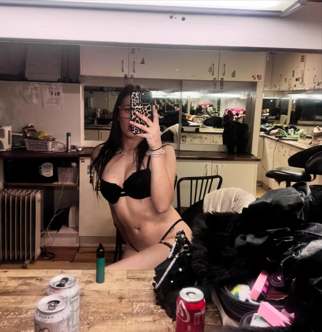 cute erotic dancer Bria image 32