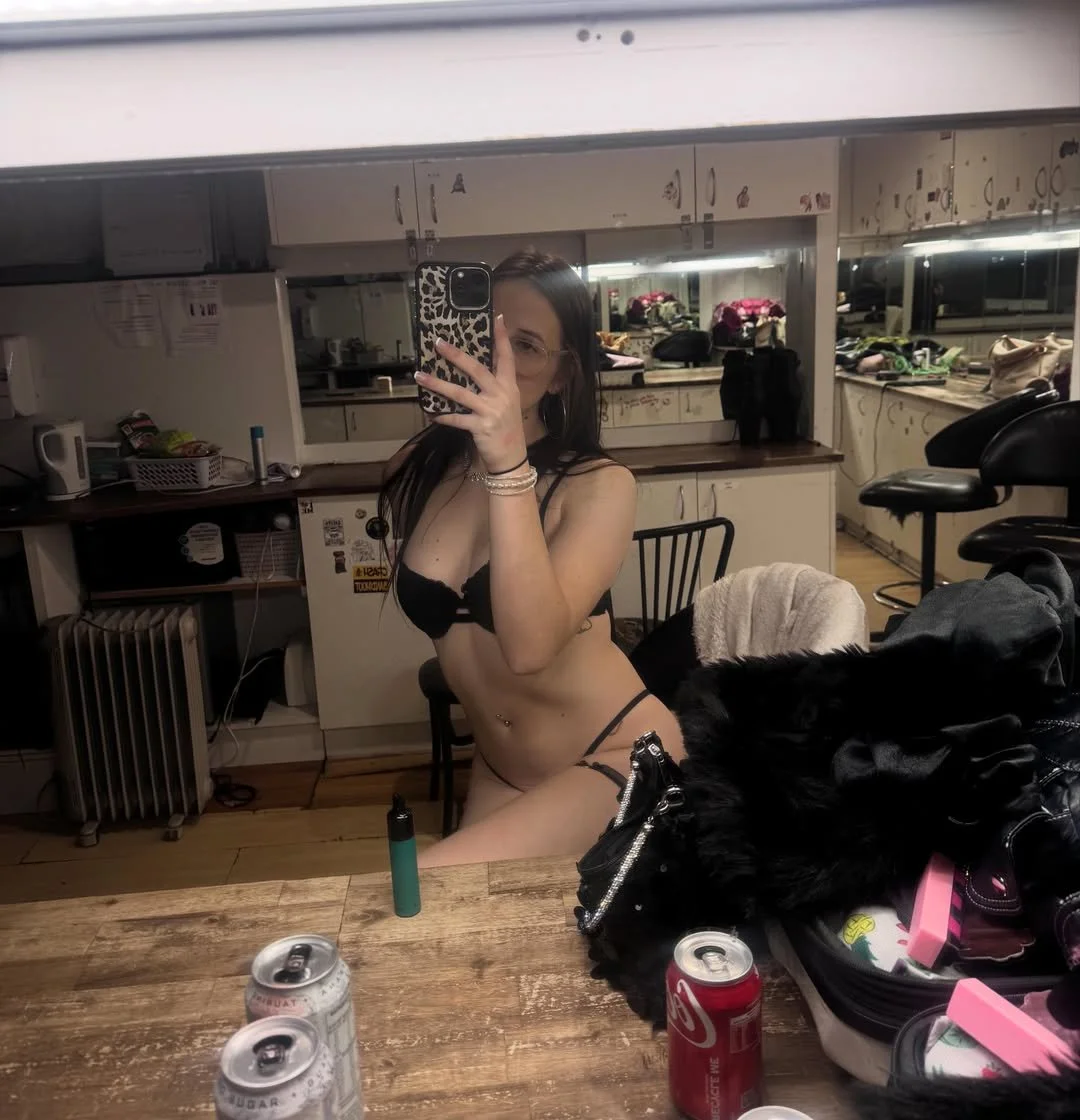 cute erotic dancer Bria image 35