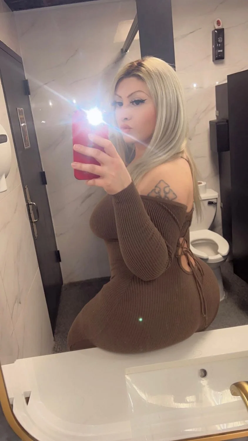 Sexy chicago latina image 3