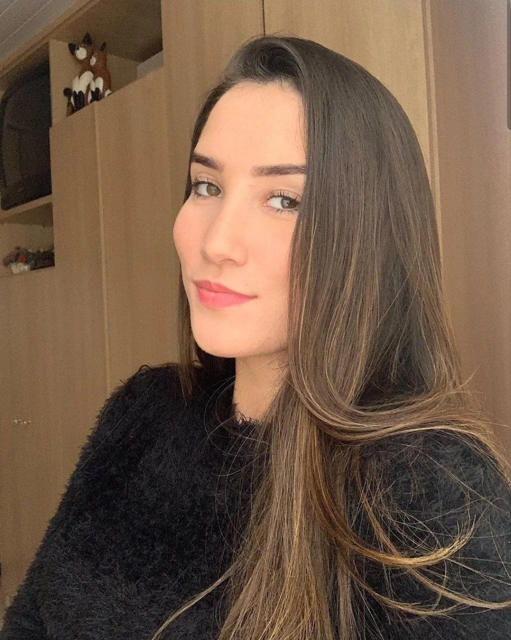 Girl wants to hear your thoughts image 19