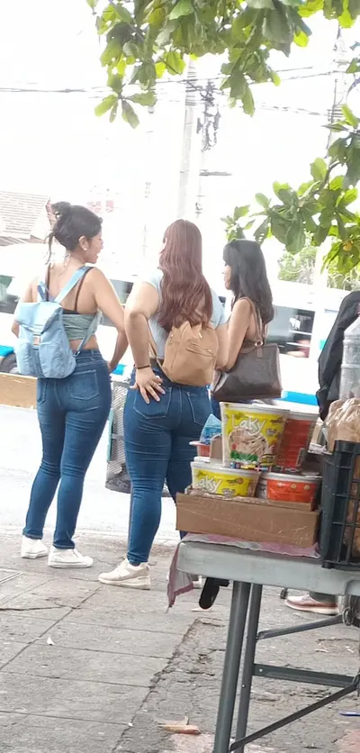 Culos a la vista cover image