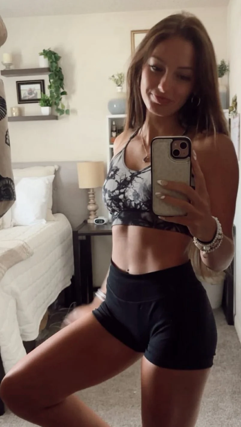 Horny college teen slut leaked sextapes with boyfriend. Doggystyle backshots blowjob image 15