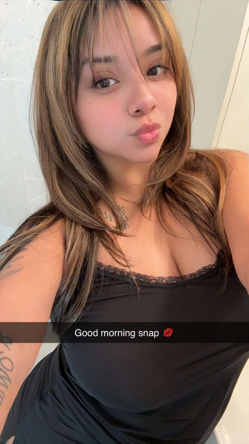 Sexy Latina Pearl main image
