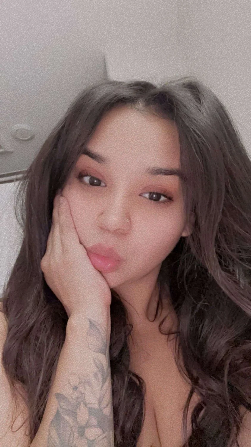 Sexy Latina Pearl image 5