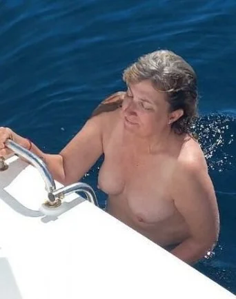 STEPHANIE 's BOOBS image 13