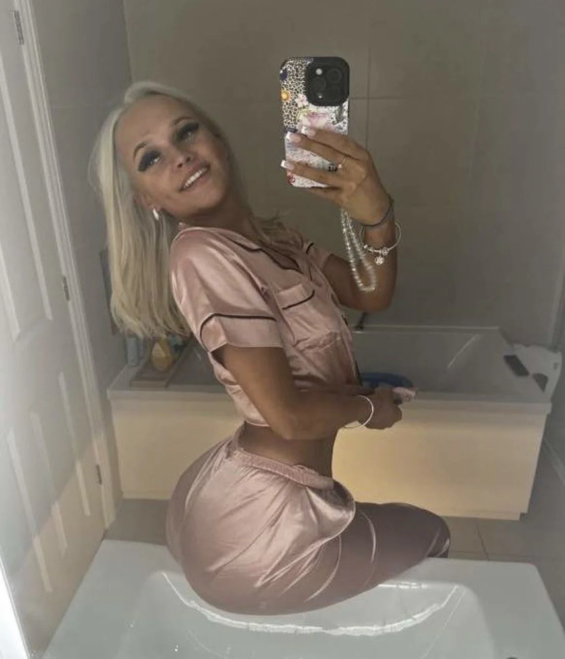 sexy blonde uk chav image 13
