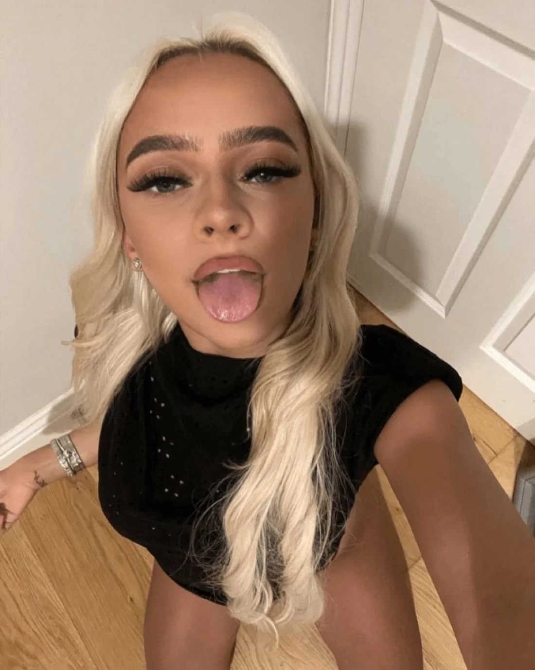 sexy blonde uk chav image 31