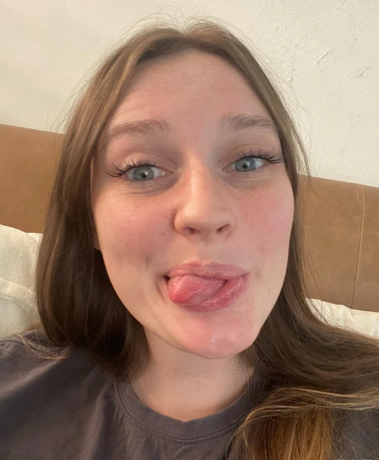 Needy webslut Hailey image 11