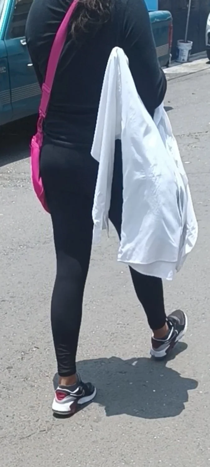 Vecina Nalgona,Compartanla🥵🍑. image 7