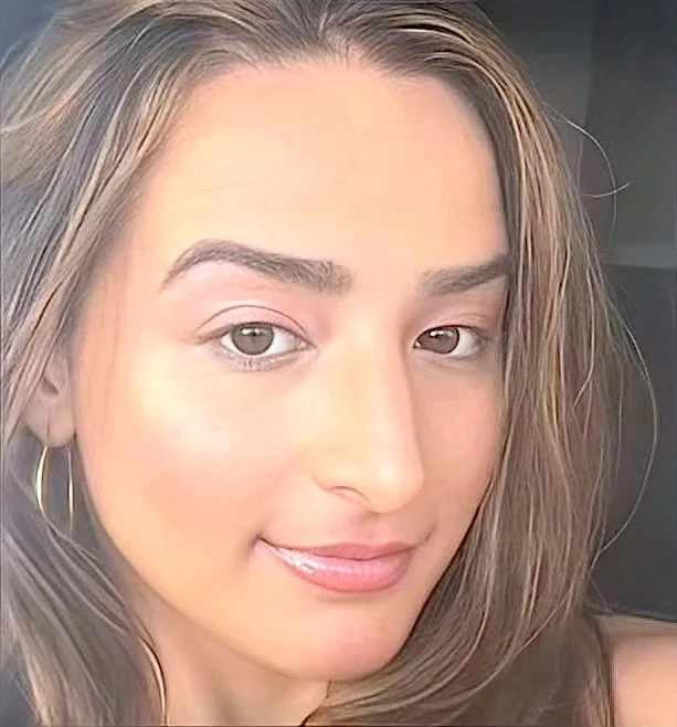 Oh my god i finally found her social medias. GORGEOUS SEXY LAUREN image 2