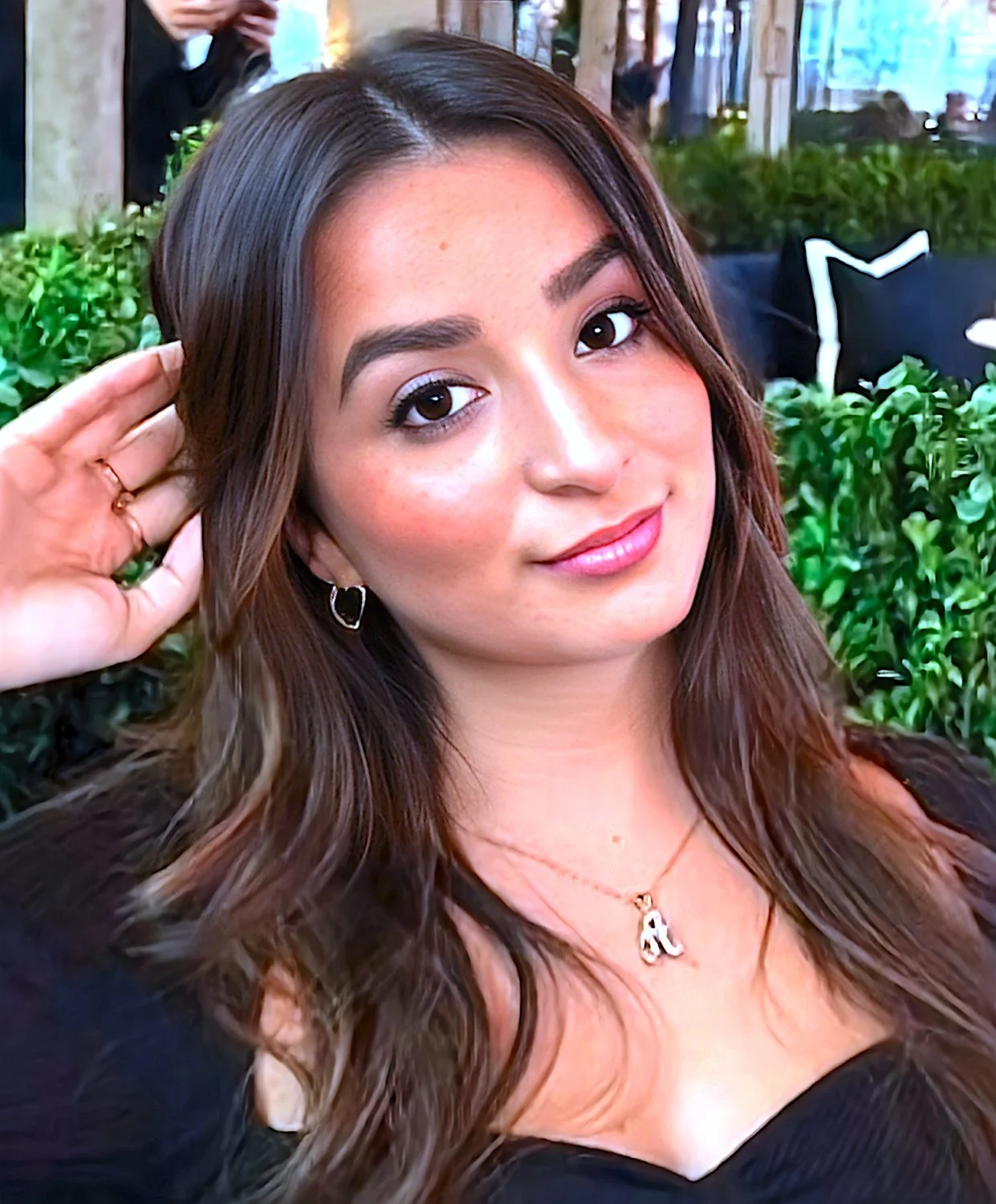 Oh my god i finally found her social medias. GORGEOUS SEXY LAUREN image 4