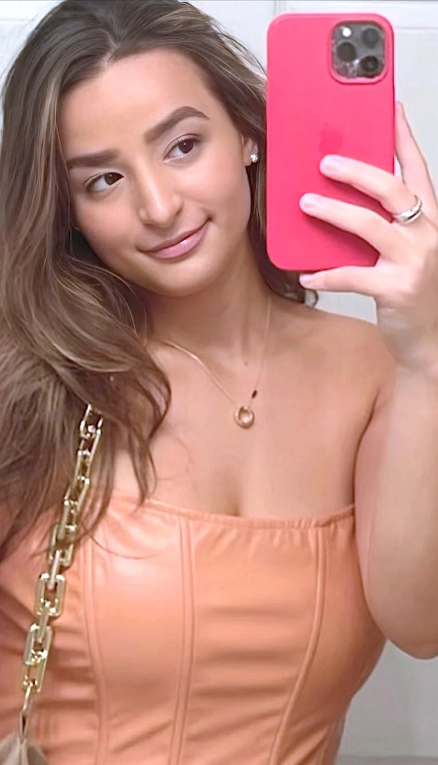 Oh my god i finally found her social medias. GORGEOUS SEXY LAUREN image 7