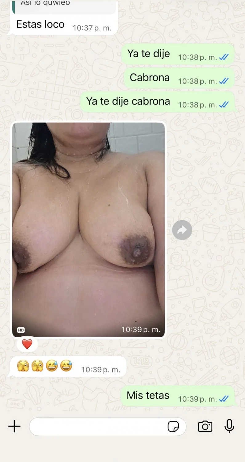 Ahí les dejo una foto y un video que le pedí a mi novia nalgona 😍😍🔥🫣 main image