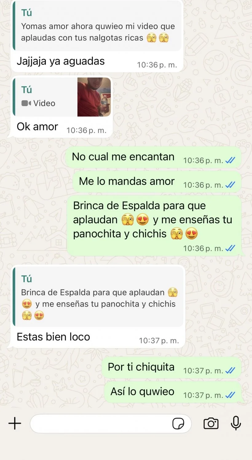 Ahí les dejo una foto y un video que le pedí a mi novia nalgona 😍😍🔥🫣 image 2