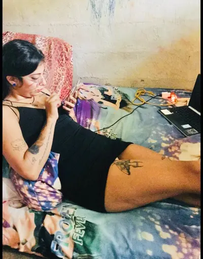 Putipobre abierta de piernas por pendeja cover image