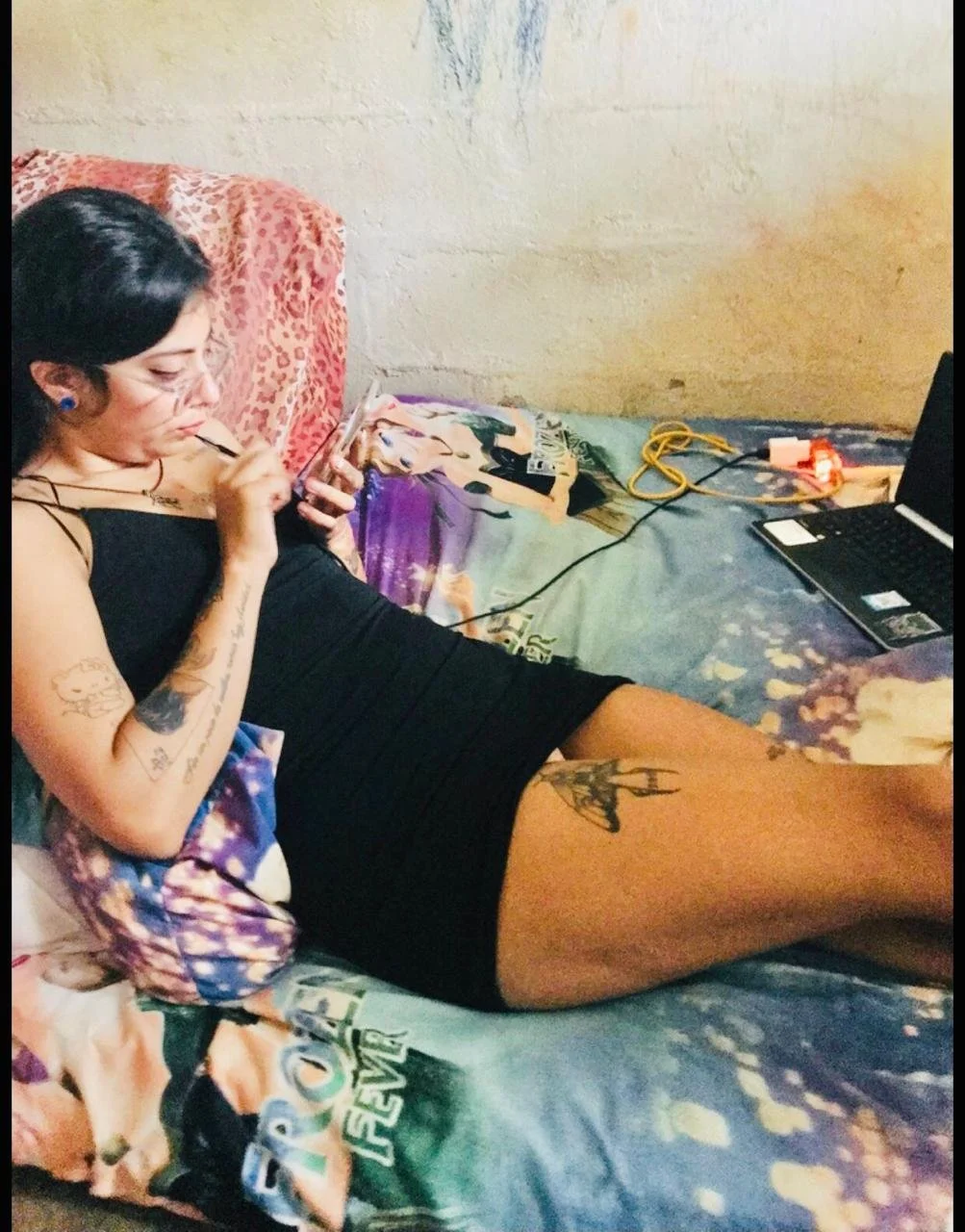 Putipobre abierta de piernas por pendeja main image